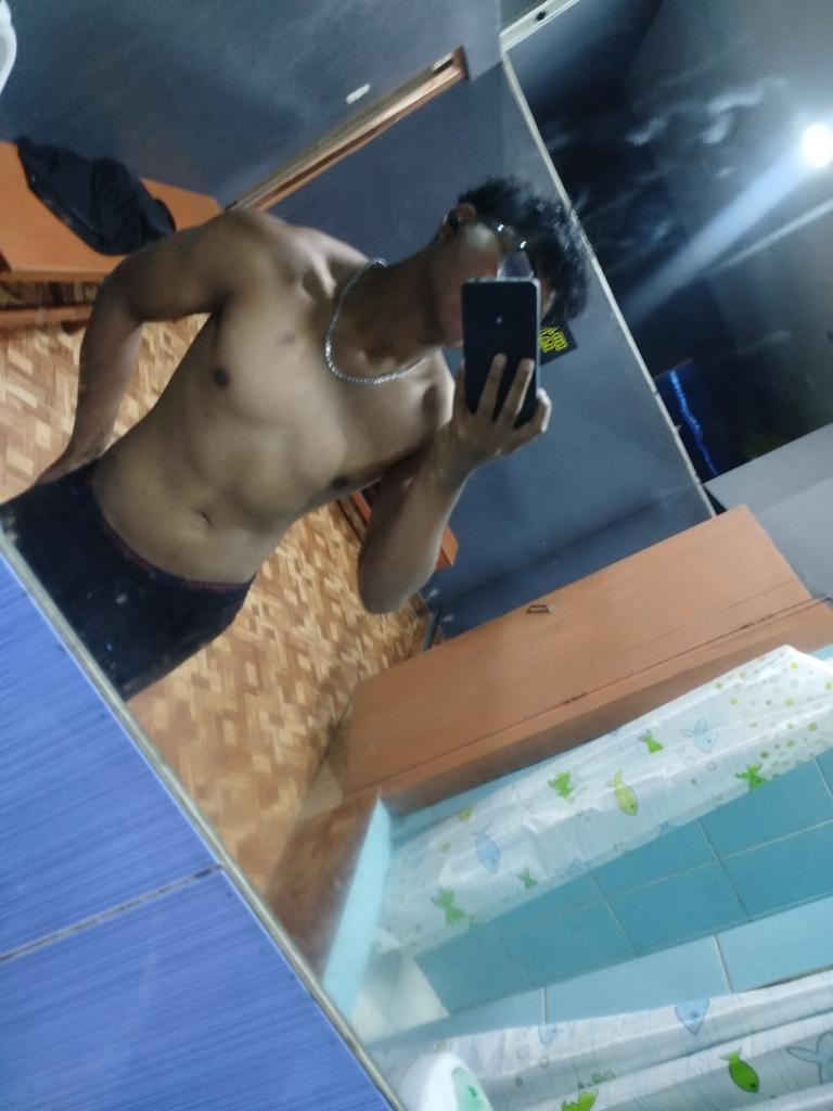 647129512: Chico busca chica en Madrid