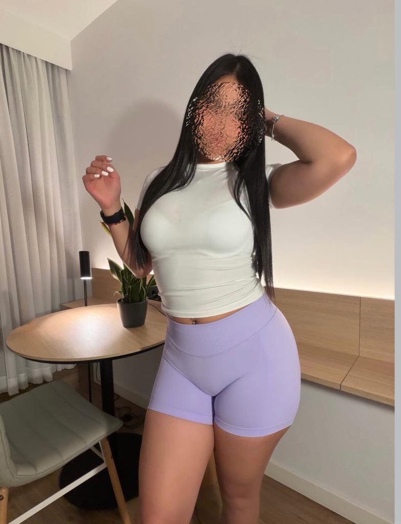 672340411: Chica busca chico en Tarragona