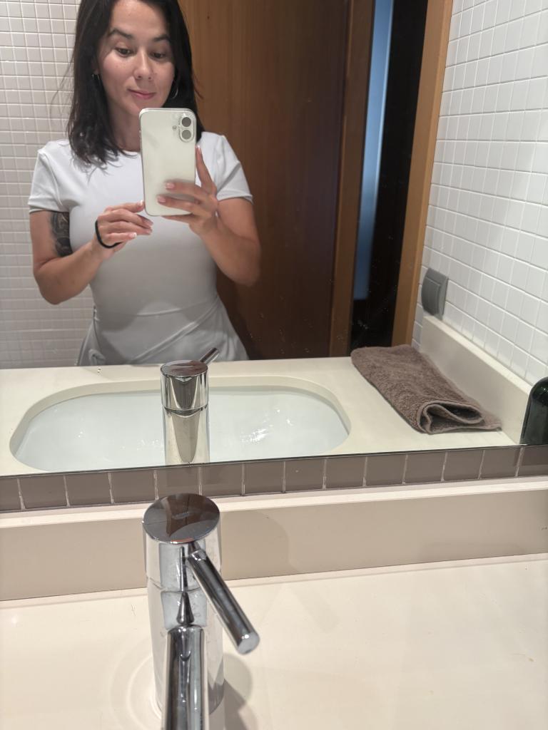 670318397: Chica busca chico en Valencia