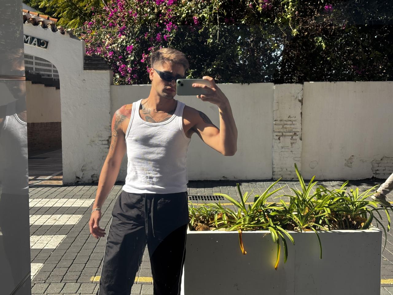 Chico busca chica en Málaga: 