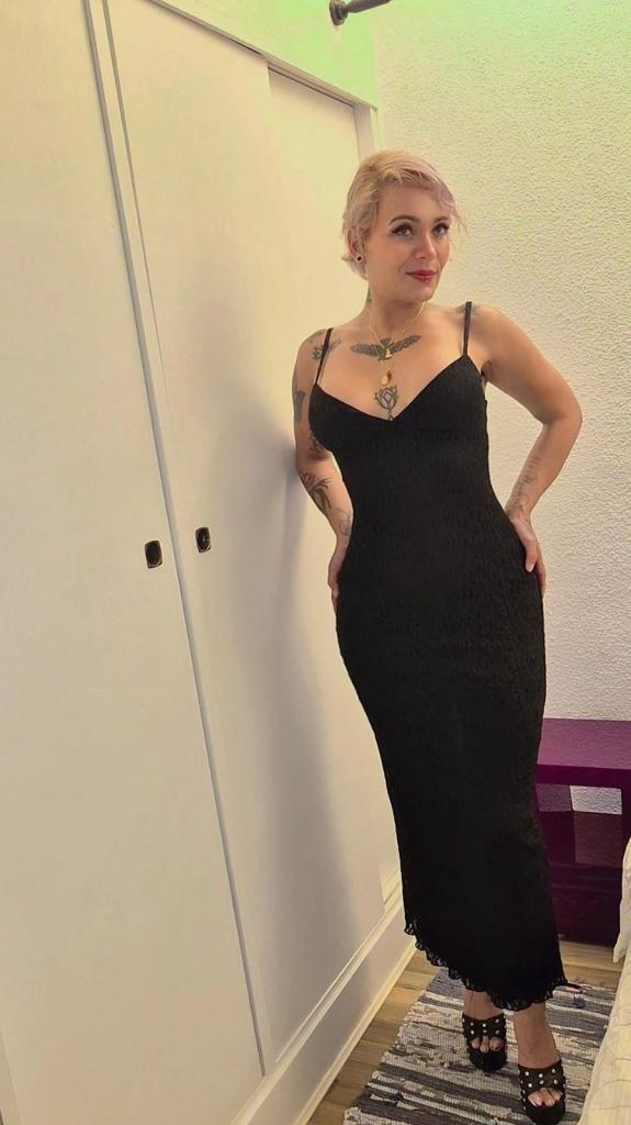 647588710: Chica busca chico en Murcia
