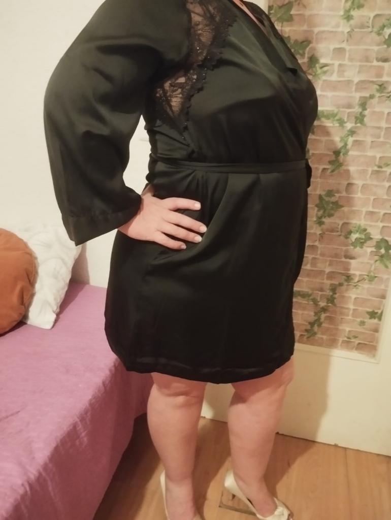 697910438: Chica busca chico en Madrid