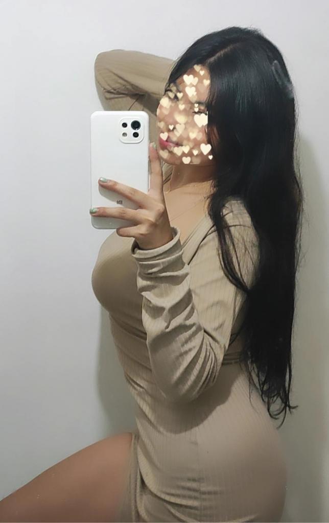 664288842: Chica busca chico en Barcelona