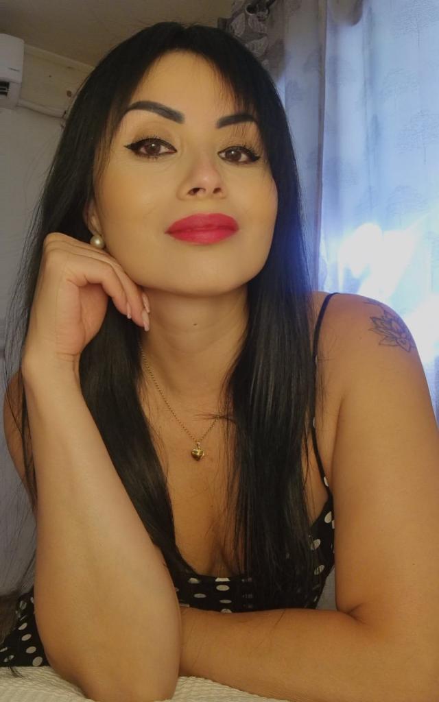 610637216: Chica busca chico en Barcelona