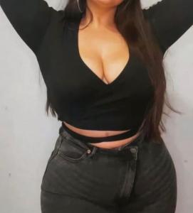 624116045: Chica busca chico en La Coruña