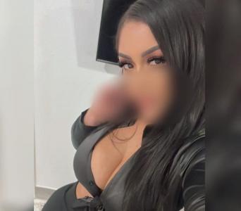 614933687: Chica busca chico en Barcelona