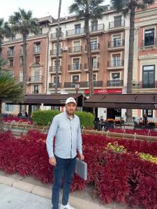 604248091: Chico busca chica en Murcia
