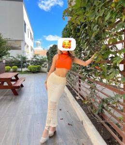 745062571: Chica busca chico en Madrid