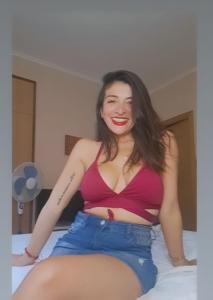 631518392: Chica busca chico en Barcelona
