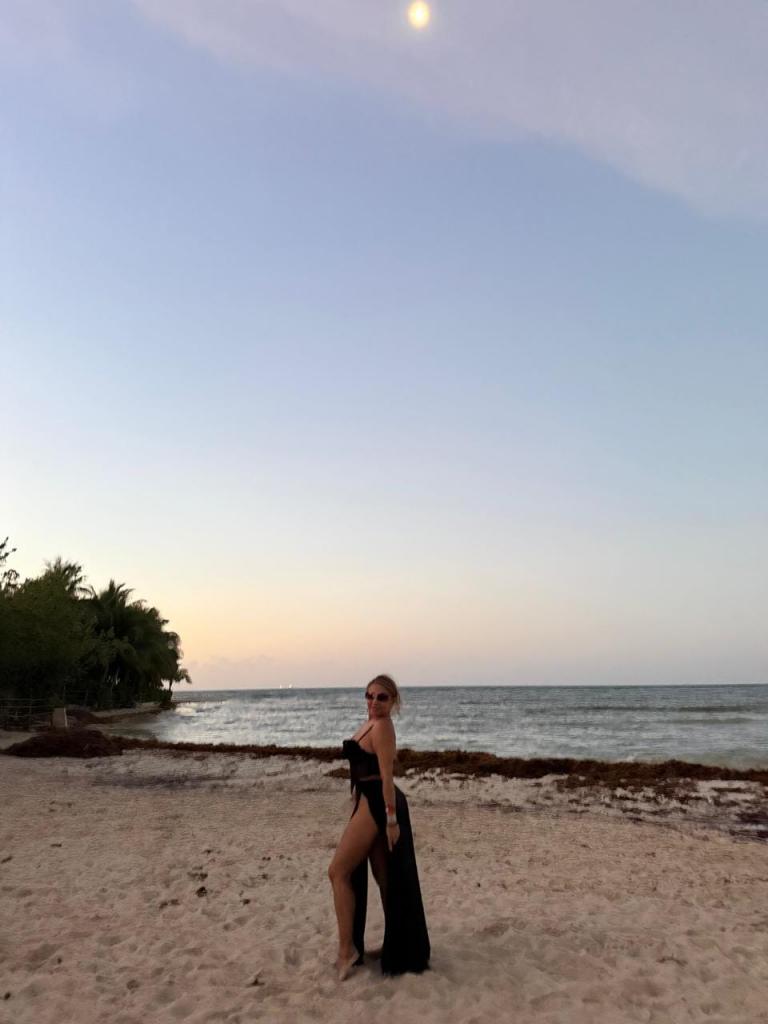 603526875: Chica busca chico en Ibiza
