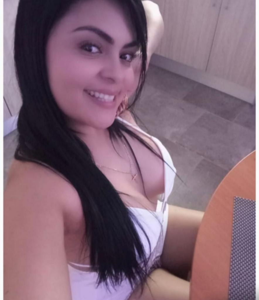 Chica busca chico en Alicante: Chica busca chico