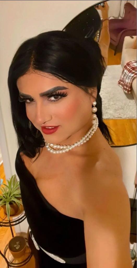 745090359: Transexual en Badajoz