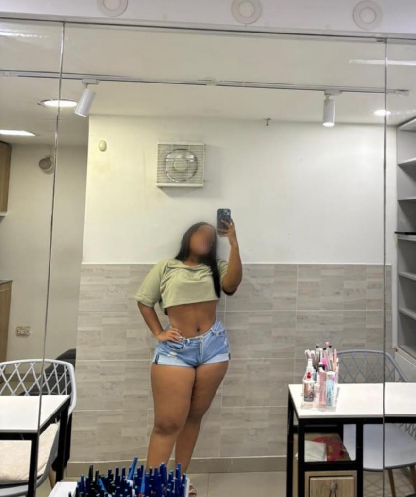 607384697: Chica busca chico en Mallorca