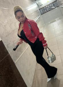 Chica busca chico en Granada: 