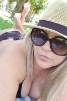 663086139: Chica busca chico en La Coruña