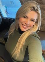 663086139: Chica busca chico en La Coruña