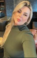 663086139: Chica busca chico en La Coruña