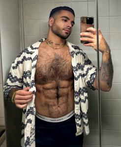 621335577: Chico busca chica en Barcelona