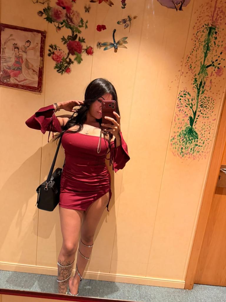 634717198: Chica busca chico en Barcelona