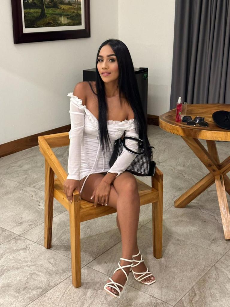 613995878: Chica busca chico en Zaragoza