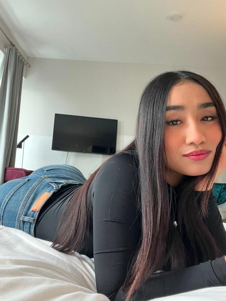 Chica busca chico en Valencia: Chica busca chico