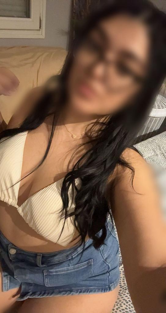 643490932: Chica busca chico en Lérida