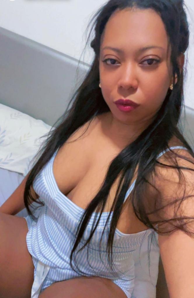 Chica busca chico en Almería: 