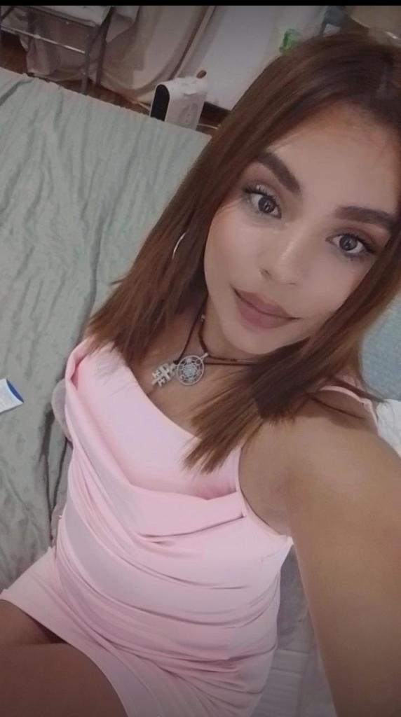 611215597: Chica busca chico en Cantabria
