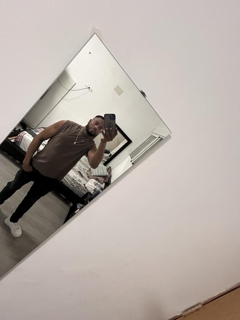 643882257: Chico busca chica en Madrid