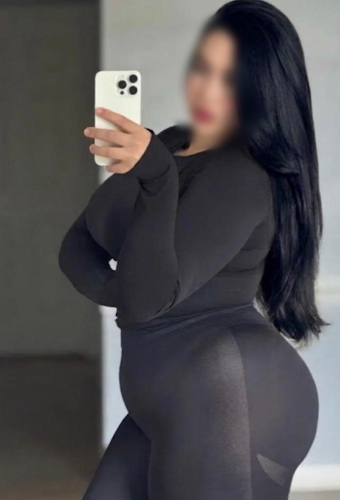Chica busca chico en Almería: 