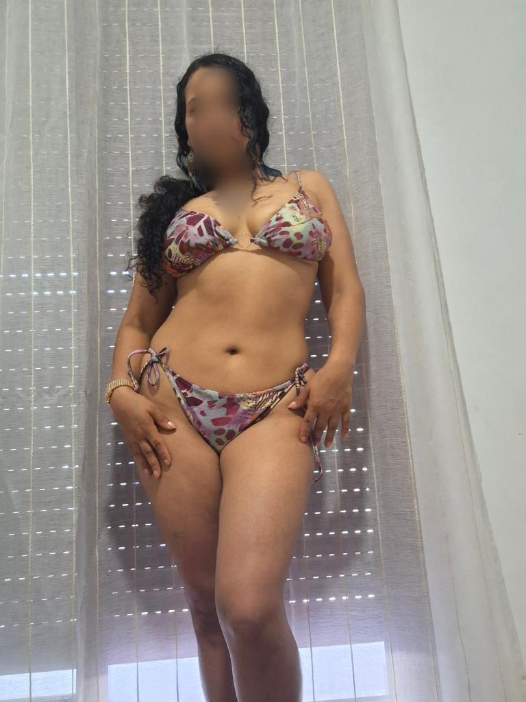 Chica busca chico en Almería: Chica busca chico
