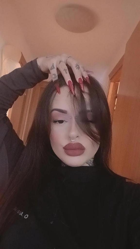 611243325: Chica busca chico en Madrid