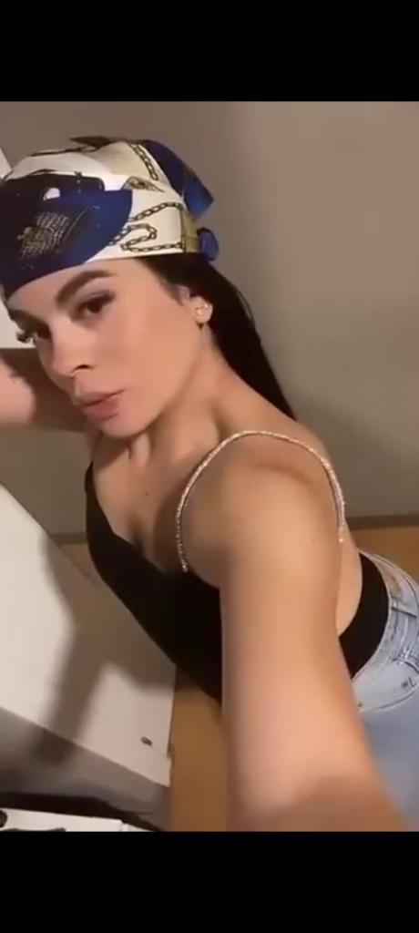 637771903: Chica busca chico en Barcelona