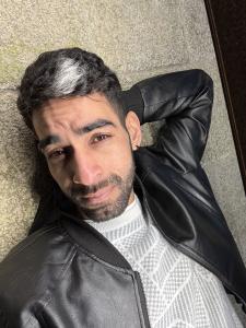 613677664: Chico busca chica en La Coruña