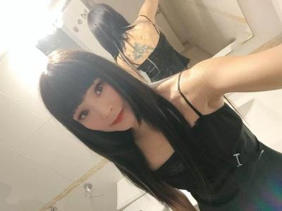 663431635: Chica busca chico en Barcelona