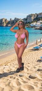 631399277: Chica busca chico en Ibiza
