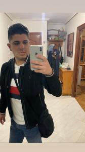 631341789: Chico busca chica en Lugo