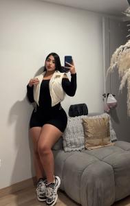 677459343: Chica busca chico en Alicante