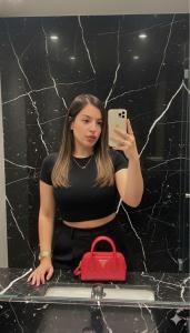 664201208: Chica busca chico en La Coruña