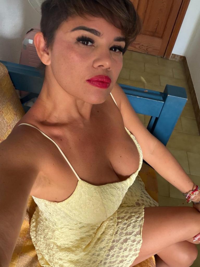 631454597: Chica busca chico en Mallorca