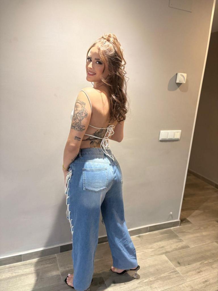 Chica busca chico en Menorca: 