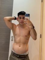 692543750: Chico busca chica en Barcelona