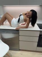 671139771: Chica busca chico en Gerona