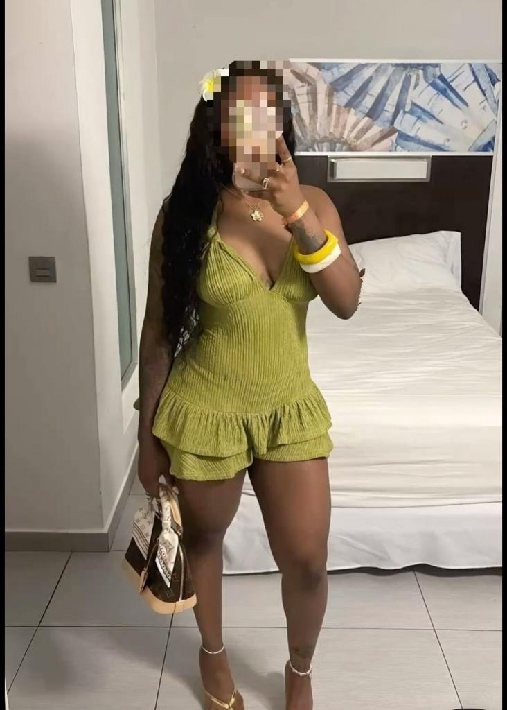 634070281: Chica busca chico en Gerona