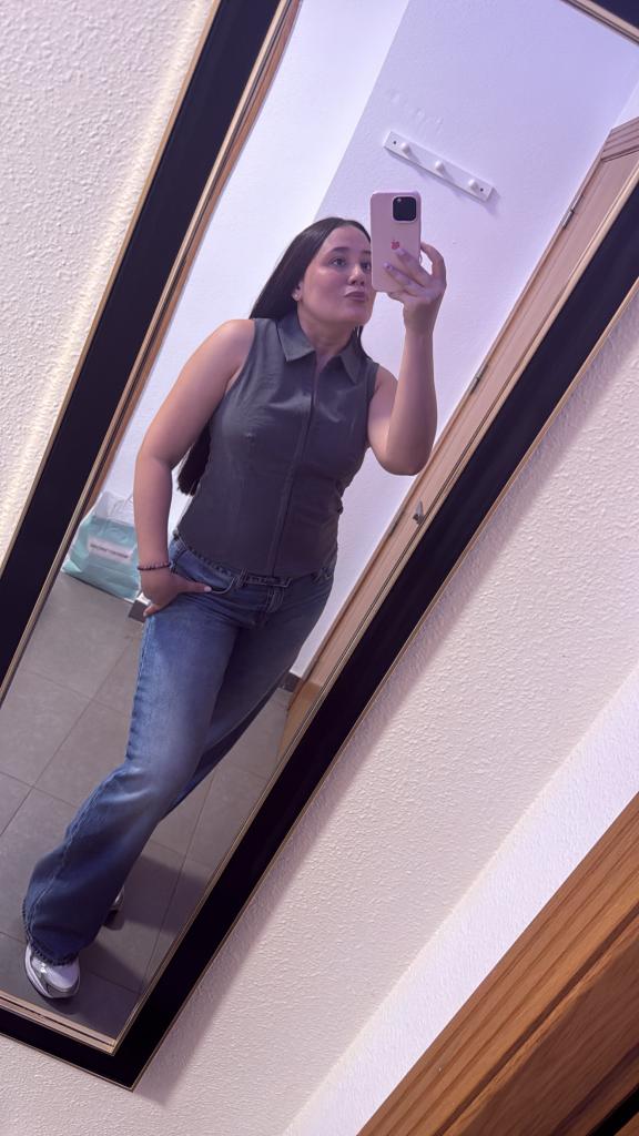 631070196: Chica busca chico en Almería