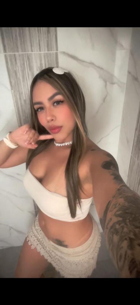 674105917: Chica busca chico en Sevilla