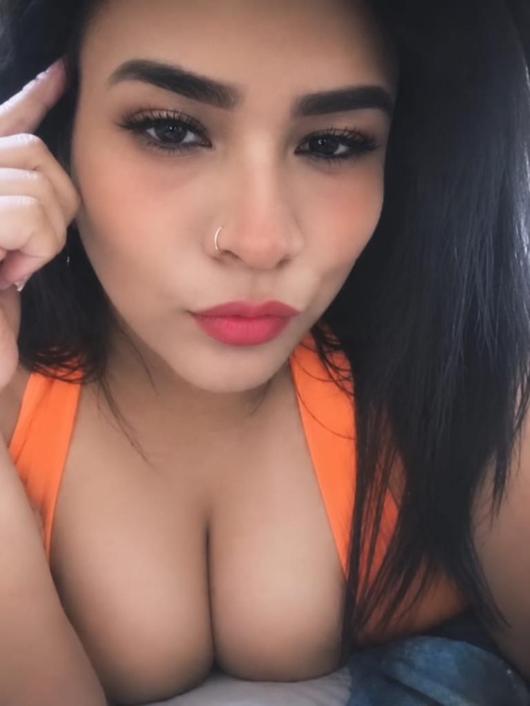 647435297: Chica busca chico en Almería