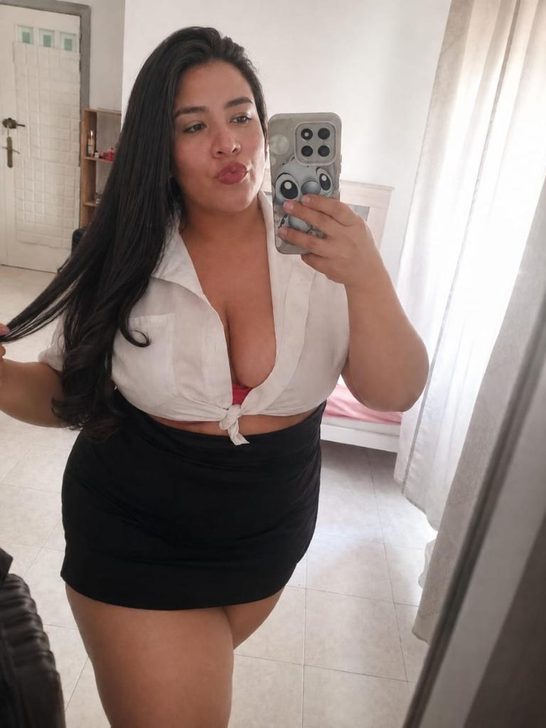 647435297: Chica busca chico en Almería