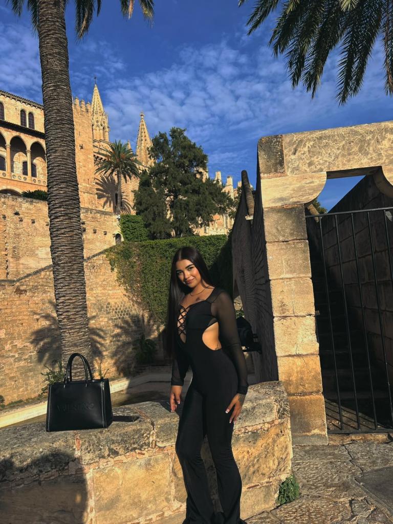 671693439: Chica busca chico en Mallorca