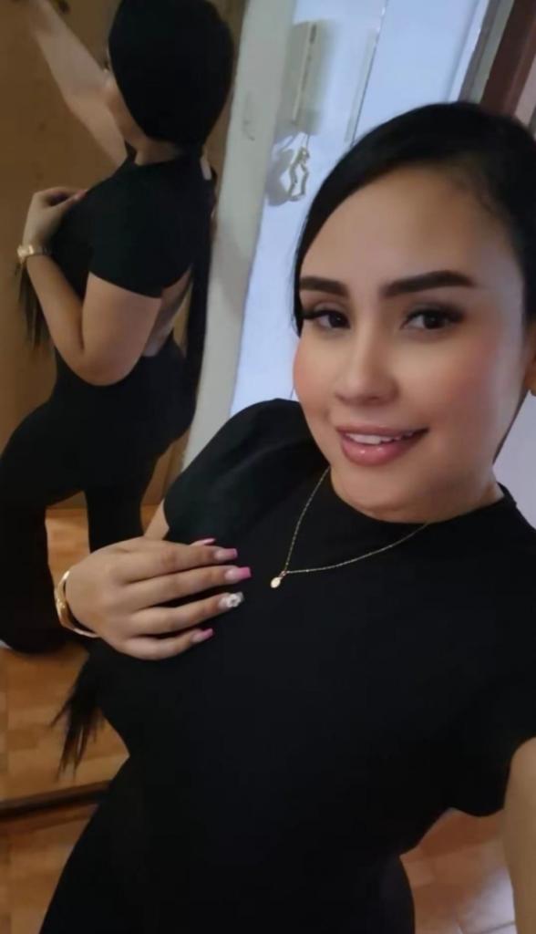 603987640: Chica busca chico en Sevilla